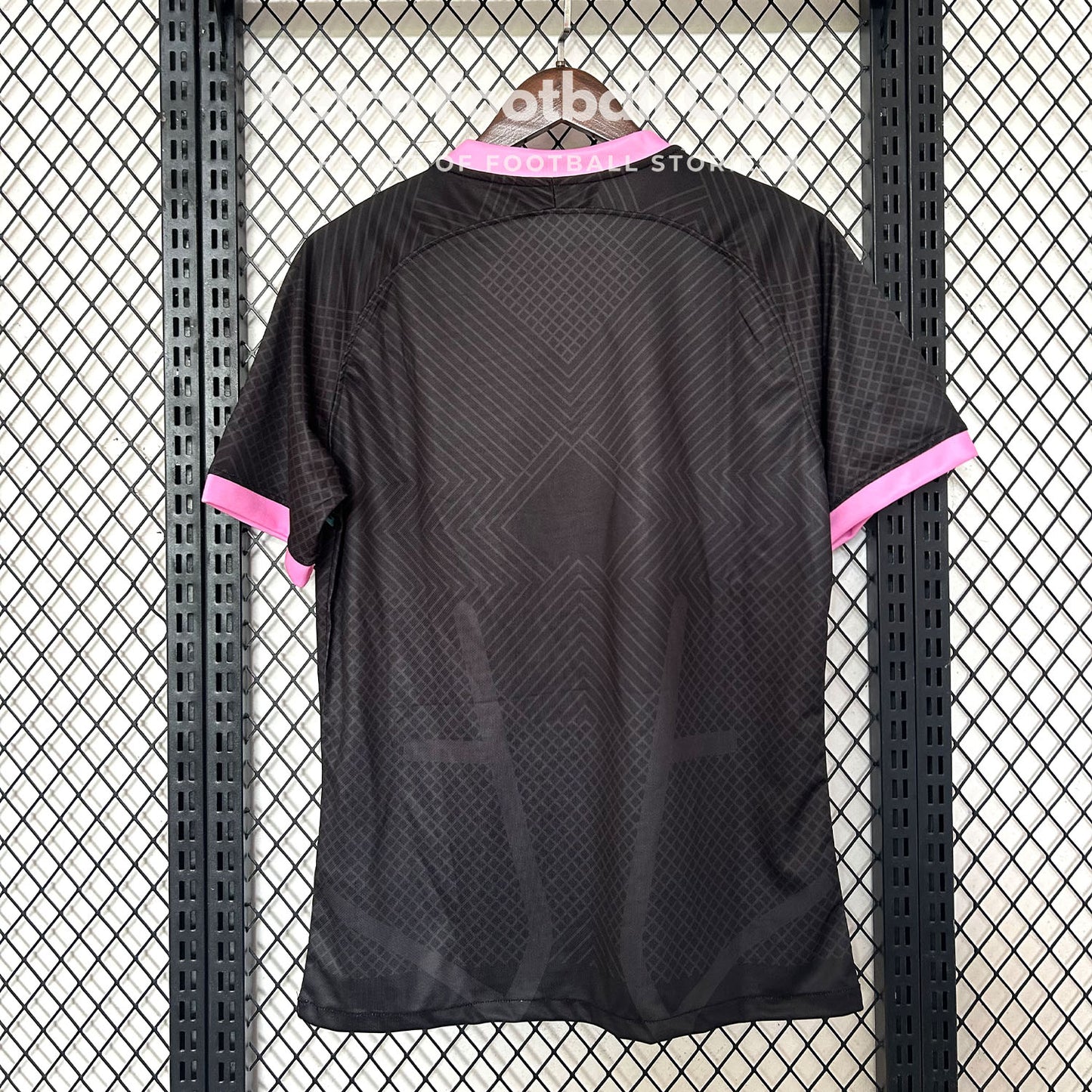 Inter Serpent Bloom – Pink Noir Edition